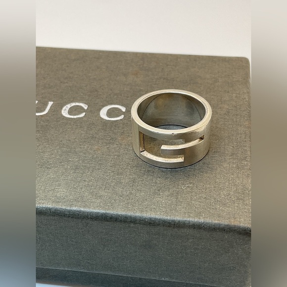 Gucci Silver Band Ring - Picture 5 of 7